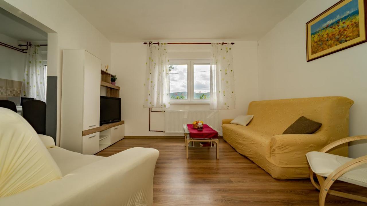 Apartman Gradina Gomirje Exteriör bild